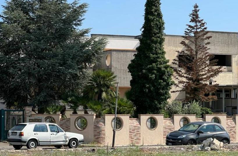 Sconcerto a Novoli dopo l'omicidio-suicidio, è lutto cittadino