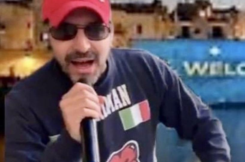 «Metroman» canta contro l'indifferenza: il cantante in questi giorni in Puglia
