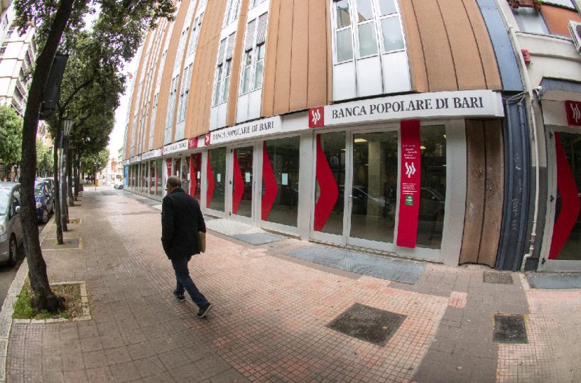 PopBari nel mirino di Credit Agricole. L'ad Brasseur: &laquo;Se si aprir&agrave; un'asta vedremo, ma intanto apriremo in Puglia&raquo;