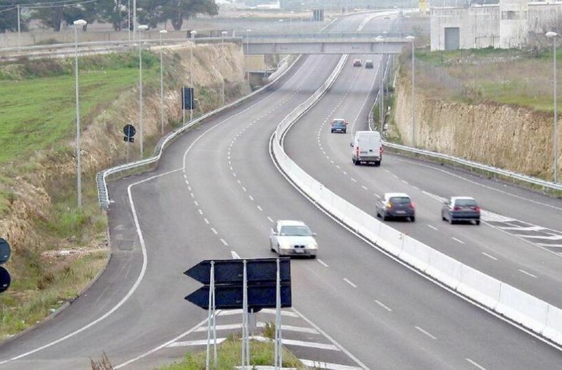 Perde il controllo dell'auto e muore sulla Tangenziale Maglie-Brindisi