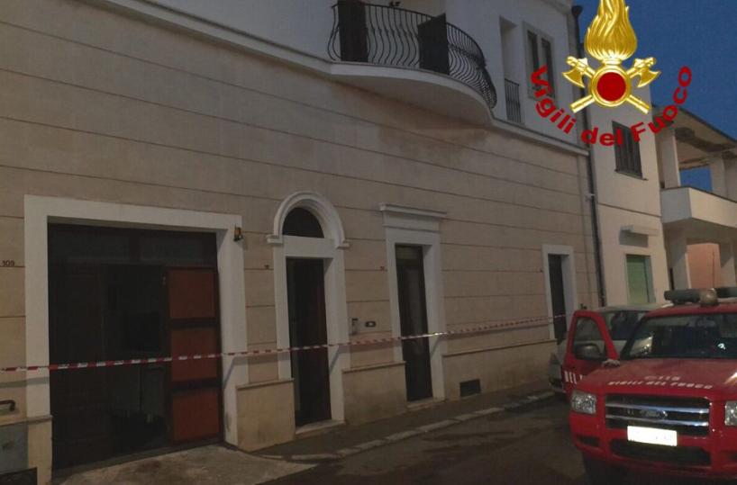  Acquarica-Presicce: un'abitazione in fiamme, intervengono i Vigili del Fuoco 