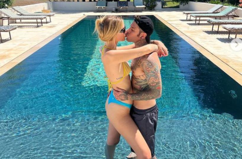 Chiara Ferragni e Fedez nel Salento: a Otranto tra relax e piscina