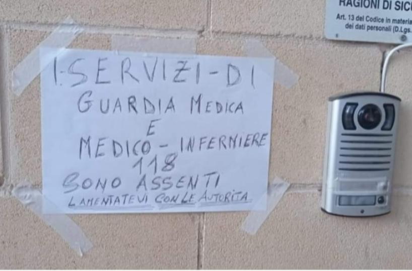 Foggia, la postazione 118 resta chiusa. I medici: «Prendetevela con le autorità»