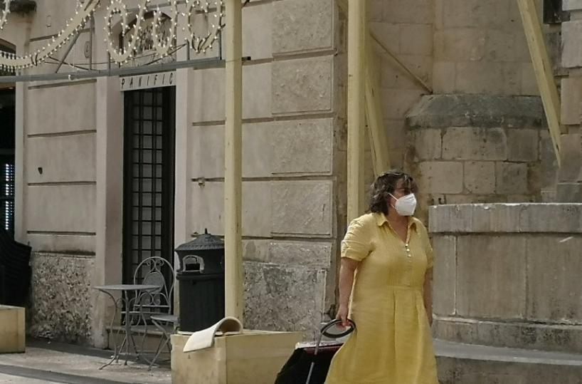 Matera: boom contagi, tornano le mascherine