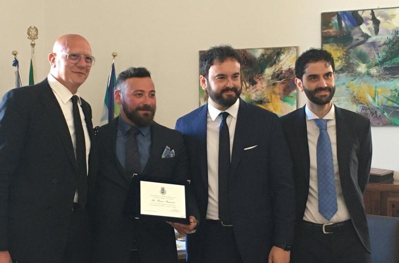  Martina, salvò 243 passeggeri dal traghetto in fiamme fra Grecia e Albania: targa al finanziere-eroe