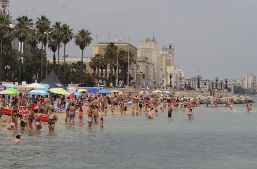 Ruba portafogli a turista a «Pane e Pomodoro», arrestato cittadino straniero