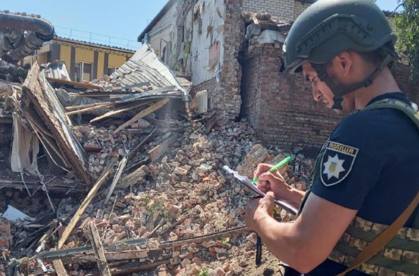 L’Europa sotto l’ombrellone e Kiev sotto la coltre di mutismo e rassegnazione