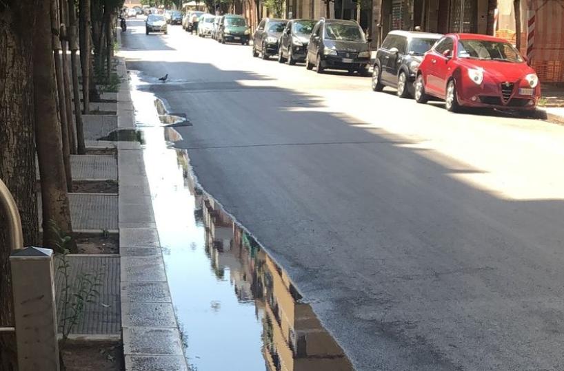 Si allaga la fogna, olezzo nauseabondo nel centro di Bari