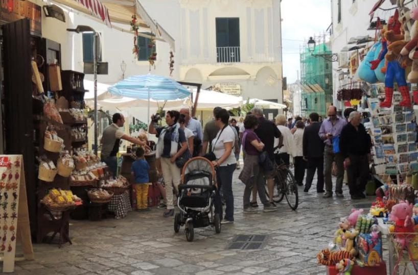 Gallipoli tra movida e stupri,  il sindaco: «Ma la città è sicura»