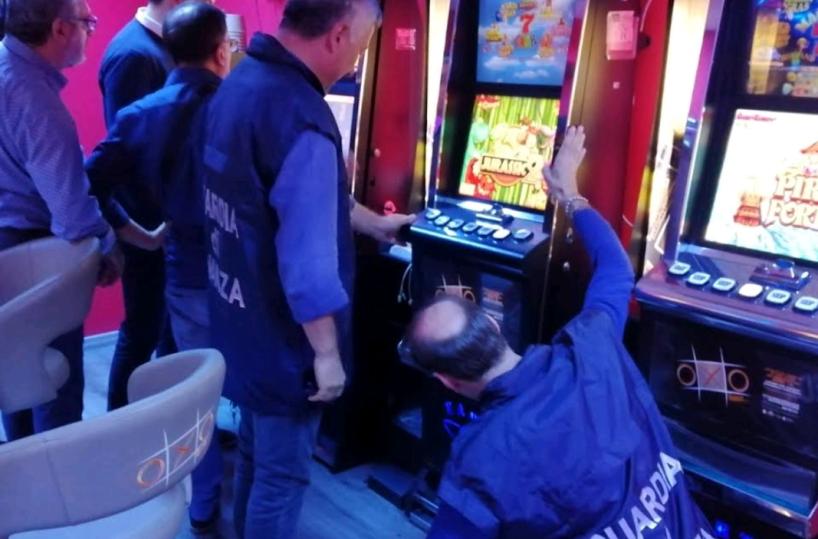 Bari: la mani dei clan sulle slot, condanne confermate anche in secondo grado