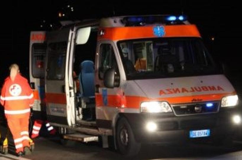Auto contro camion, muoiono mamma e figlio alle porte di Laterza