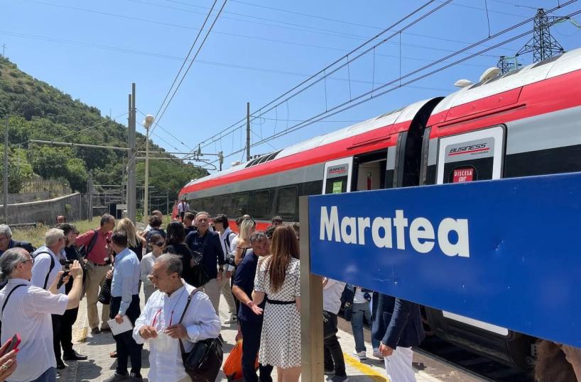 Maratea fa il pieno: B&B pieni al 95% e spiagge sold out fino a fine agosto