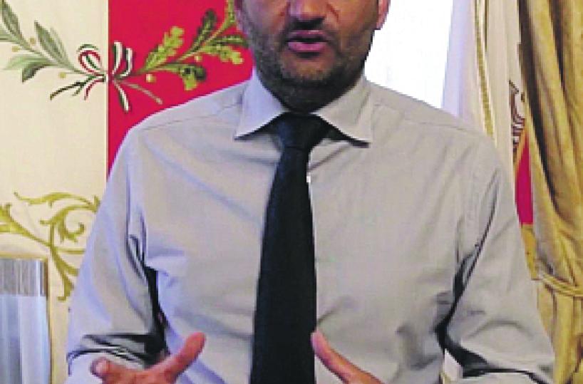 I sindaci Dem pronti al «listone» Oggi faccia a faccia Decaro-Letta