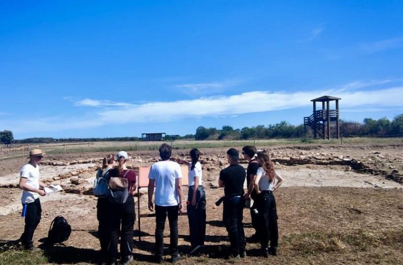 Muro Tenente e il cammino della storia lungo il tracciato della via Appia