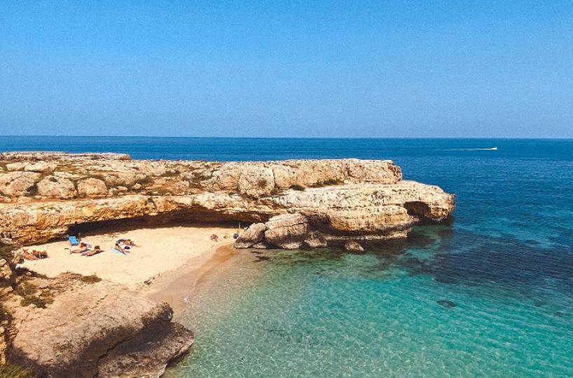 Estate, 27 milioni in viaggio: l'88% resta in Italia, la Puglia tra le mete top