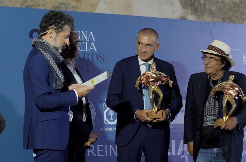 «Grazie alla tua voce la Puglia è famosa del mondo», il Magna Grecia Awards ad Al Bano
