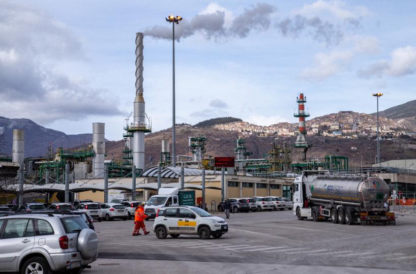 Eni, il cambio d’appalto costa il posto ai lavoratori