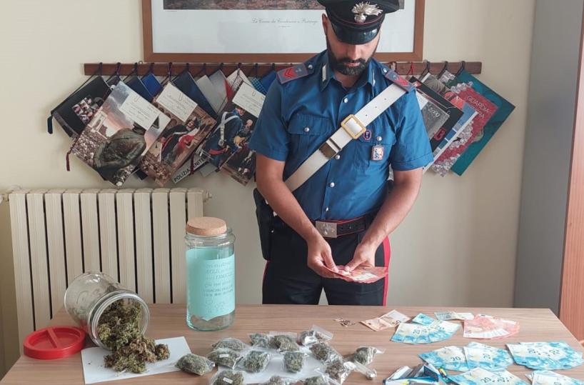 Pulsano, arrestato 25enne per detenzione di droga ai fini di spaccio