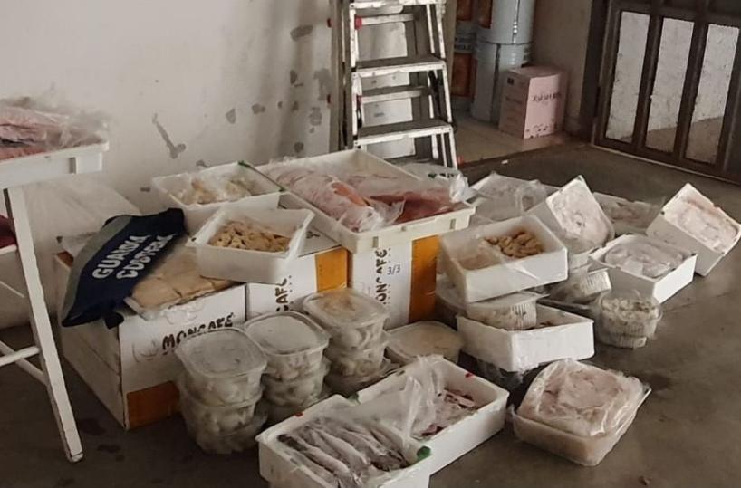 Bari, sequestrato deposito di alimenti scaduti per ignari clienti di un ristorante