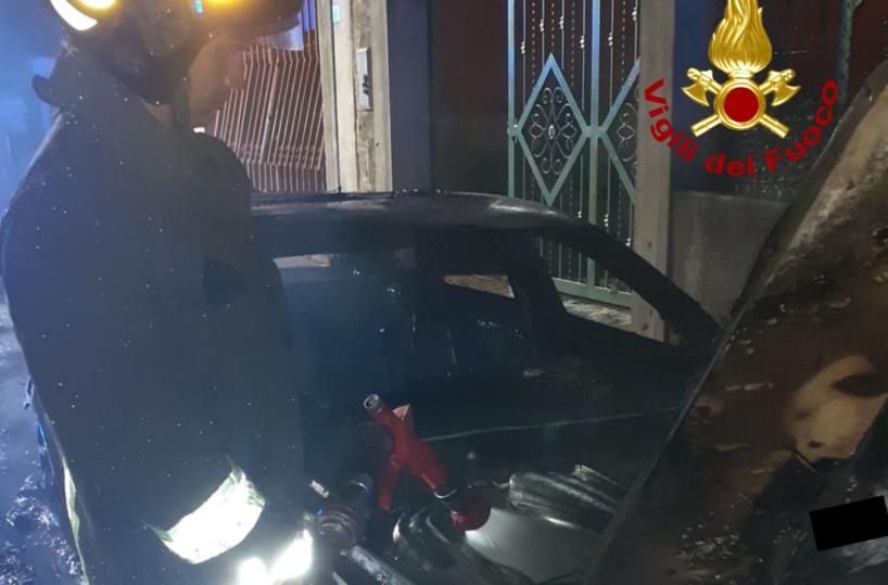 Cavallino: auto in fiamme, si indaga sulle cause