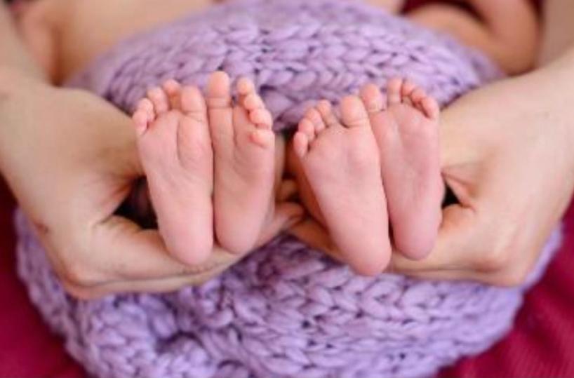 Foggia, parto gemellare più unico che raro: sorelline condividono sacco amniotico e placenta