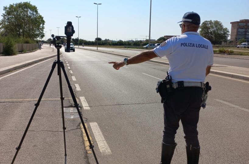 Raffica di multe con il telelaser a Bari: 58 sanzioni in 24 ore 