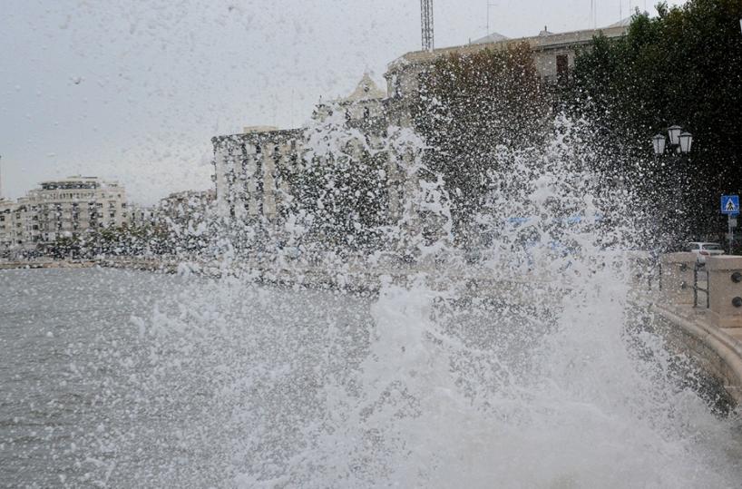 Bari: città «tropicalizzata» tra afa e allagamenti