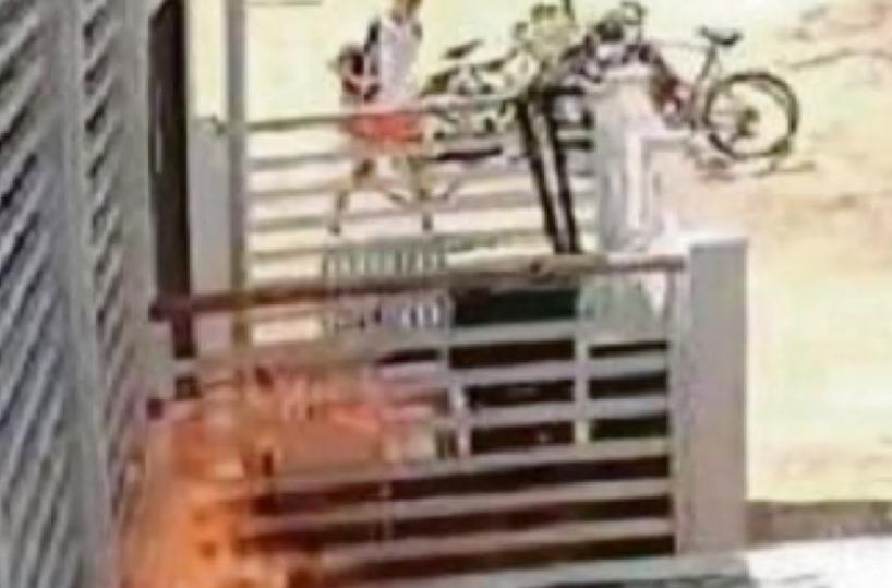 Attentato in spiaggia con rischio di esplosione a Pescoluse
