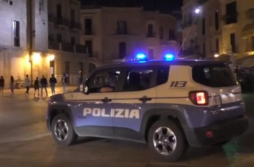 Bari, rapinano due coppie appartate in poche ore: arrestati due 26enni