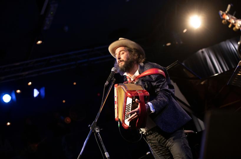 Capossela e Harari aprono l'edizione 2022 del Talos Festival a Ruvo di Puglia