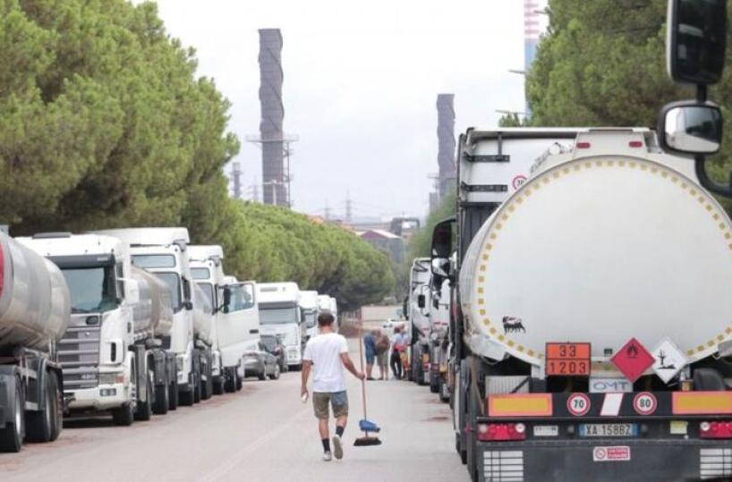 In Puglia scarseggia il diesel per i blocchi stradali a Taranto