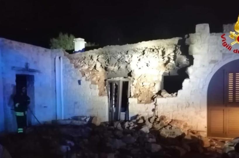 Esplosione causata da gas in abitazione del Brindisino, due feriti