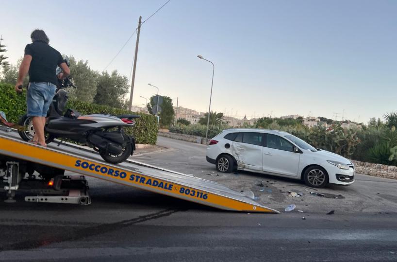 Ostuni, scontro tra auto e moto: ferito centauro