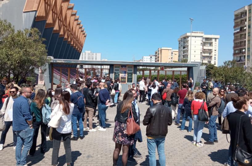 Troppi concorrenti, servono altri soldi: vanno a rilento i concorsi della Regione Puglia