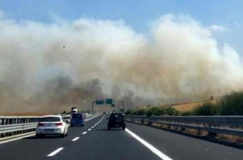 Nuovo incendio sull'A16 tra Candela e Cerignola Ovest, traffico chiuso
