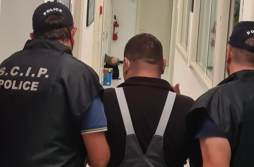 Estradato in Italia affiliato al clan Mercante-Diomede di Bari: era un ricercato di stampo mafioso 