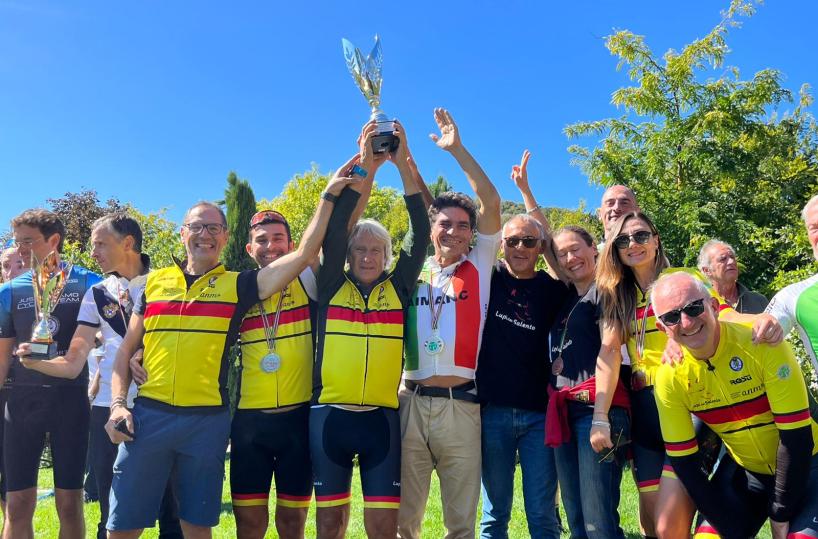 Ciclismo, lupi del Salento