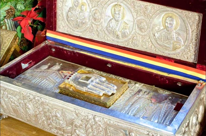 San Nicola, la «mano destra» vola negli Stati Uniti d’America