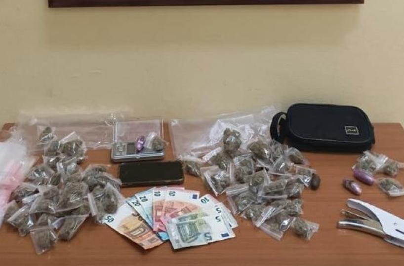 Bisceglie, in tasca hashish  e marijuana:  un 19enne ai domiciliari