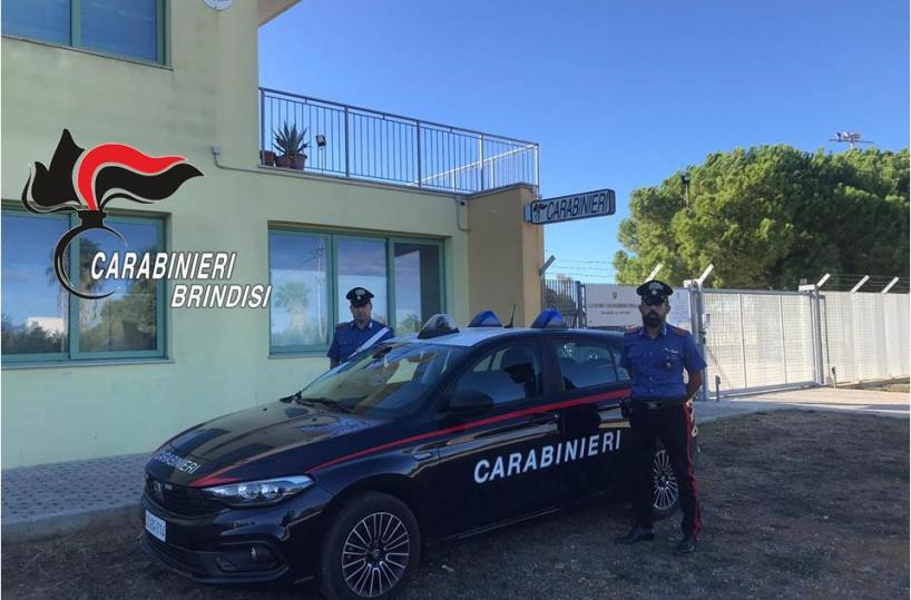 Spaccio, documenti falsi e resistenza a pubblico ufficiale: due arresti nel Brindisino