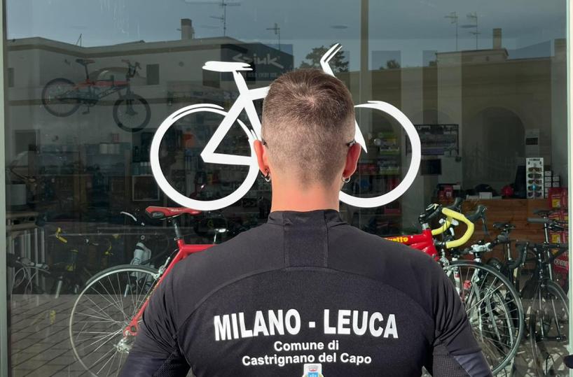 Da Milano a Leuca a bordo di una bici: l'impresa di Diego Fersini