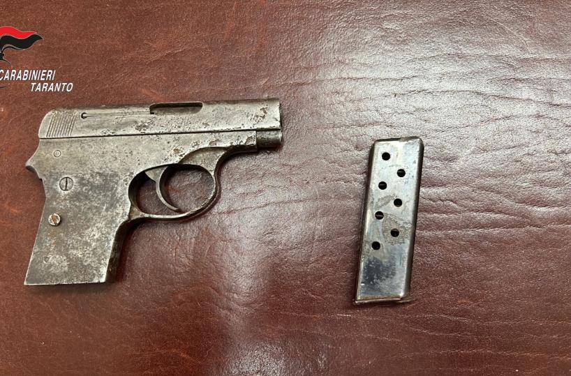 Manduria sequestro pistola