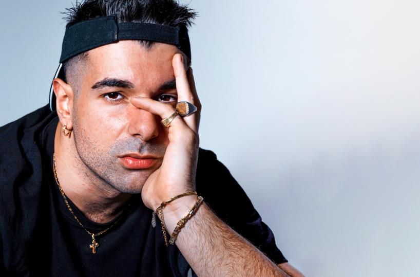 «Mai mai», tutta l'energia del rap nel terzo singolo del pugliese Erasmo