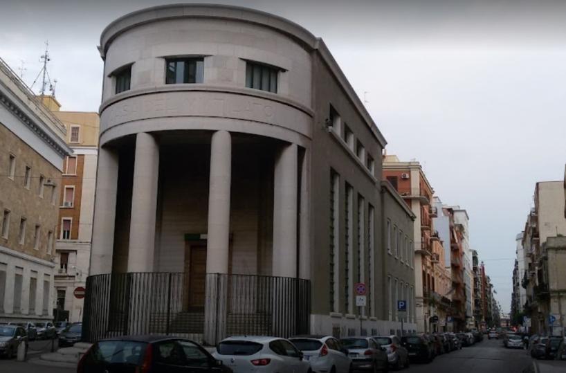 Bari, Casa del Mutilato, scoppia la polemica: l'accesso &egrave; gratuito ma chiedono 3 euro
