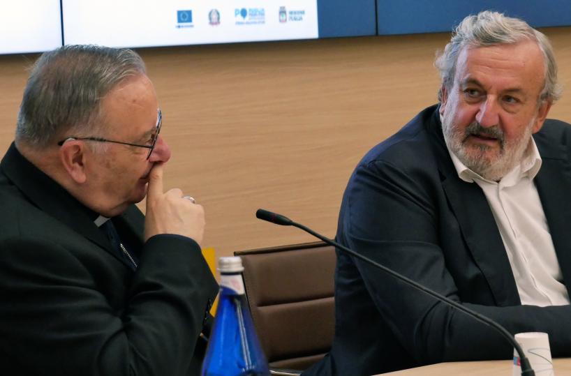 Bari, Emiliano sui migranti: «Senza flussi l'economia non regge»