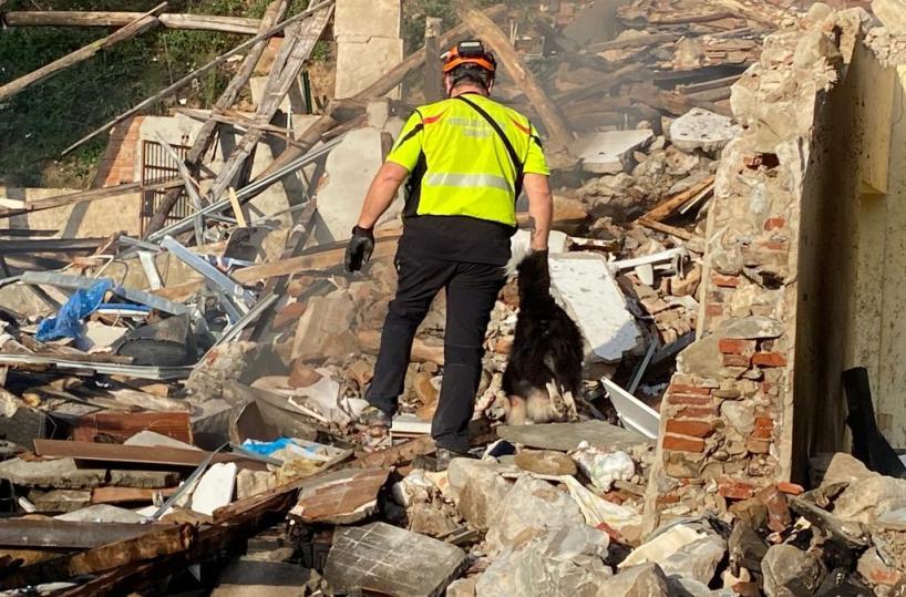 Lucca, esplosione distrugge abitazione: un morto e 3 feriti, donna incinta estratta viva