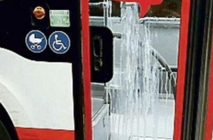 Taranto, atti vandalici ai mezzi pubblici di trasporto nella notte di Halloween