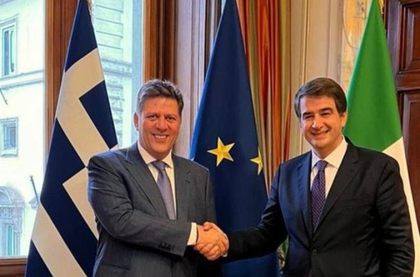 Fitto incontra il ministro greco: «Roma e Atene fianco a fianco»