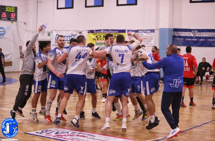 Pallamano, Fasano conquista la «bella»: domani in palio lo scudetto