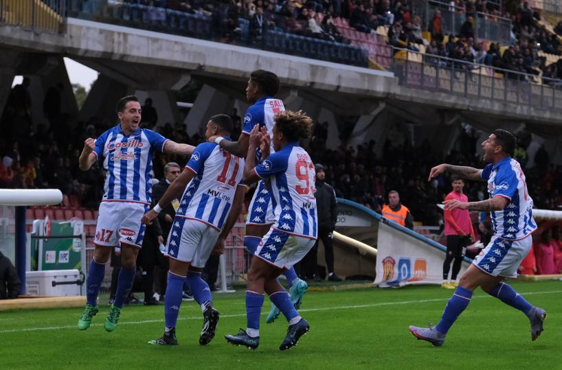 La classifica sorride al Bari: una frenata senza danni